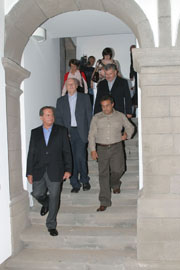President of the Regional Government in the new youth hostel of Pico