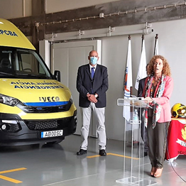 Governo dos Açores entrega ambulância de socorro e equipamentos aos Bombeiros de Santa Maria